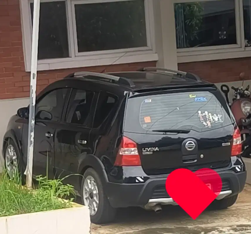 Nissan Livina 2010 Bensin