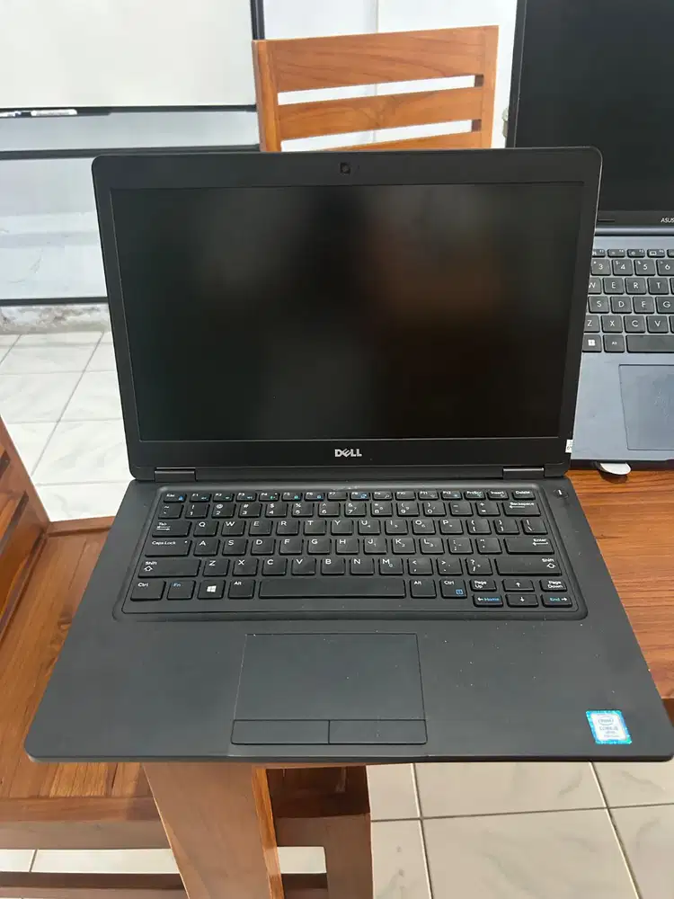 Laptop Dell 14 Inci
