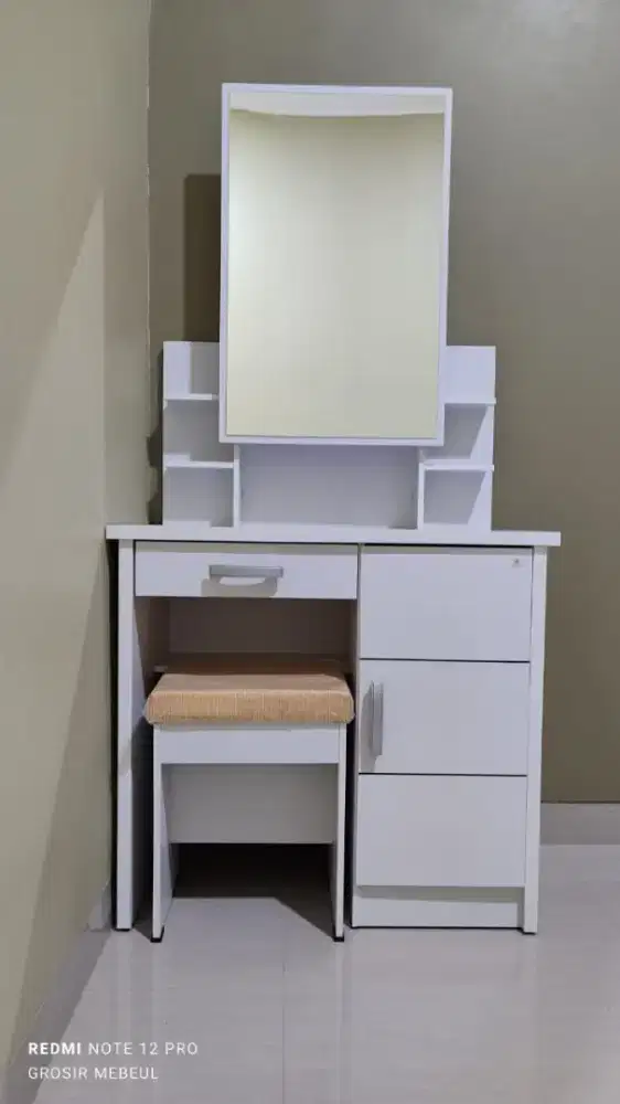 MEJA RIAS KACA GESER