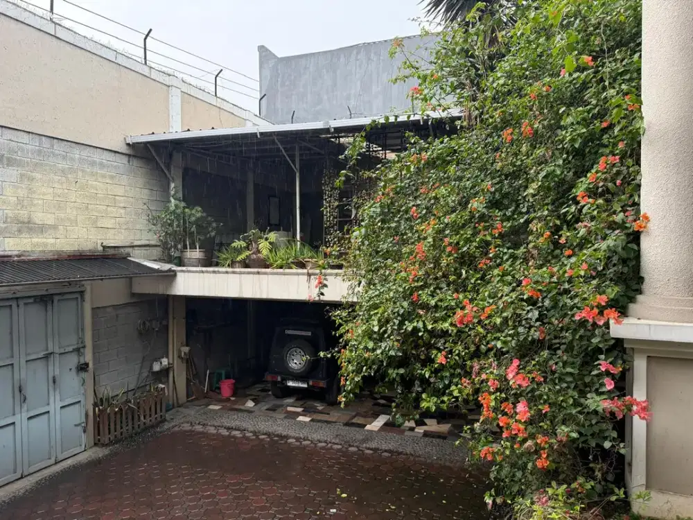 DISEWA RUANG USAHA DAN RUMAH BESAR PADALARANG  mainroad