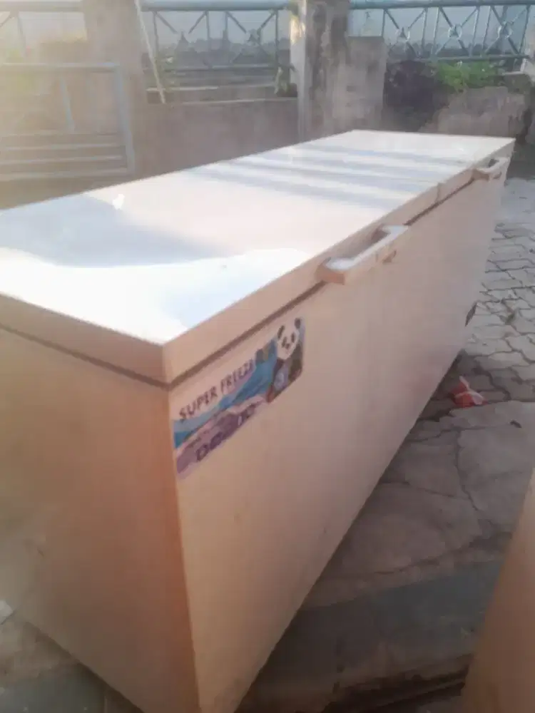Di jual freezer box