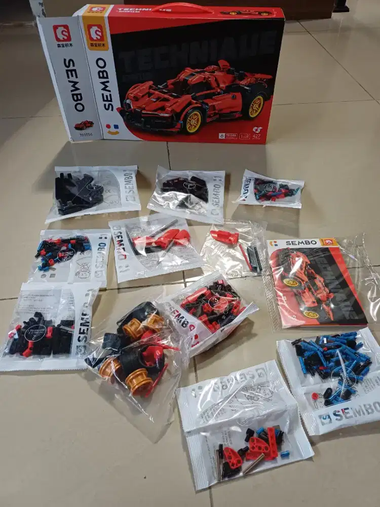 Mobil rakitan Sembo skala 1:18 baru