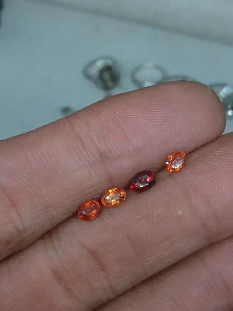 Dijual natural orange sapphire,turmaline,garnet.. wajib borong & nego.