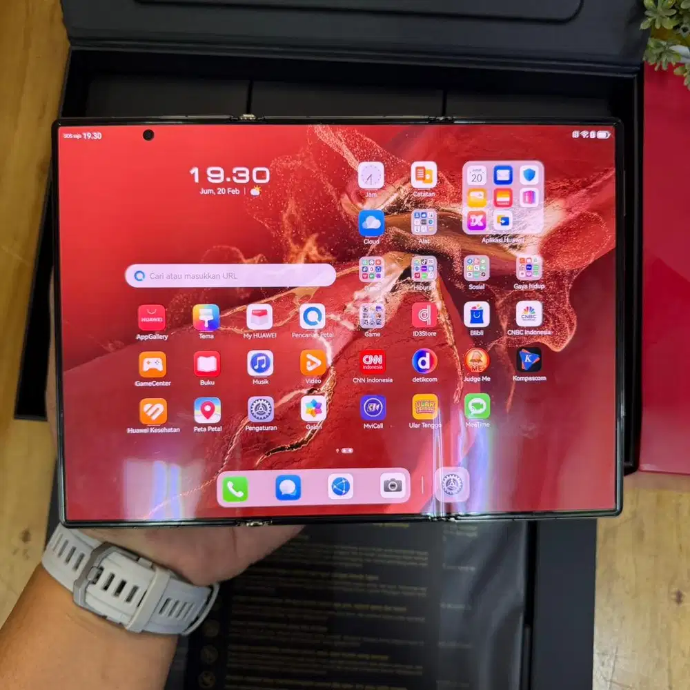 Huawei Mate xt Ultimate Design Trifold 5G Red Garansi resmi Sept 2026