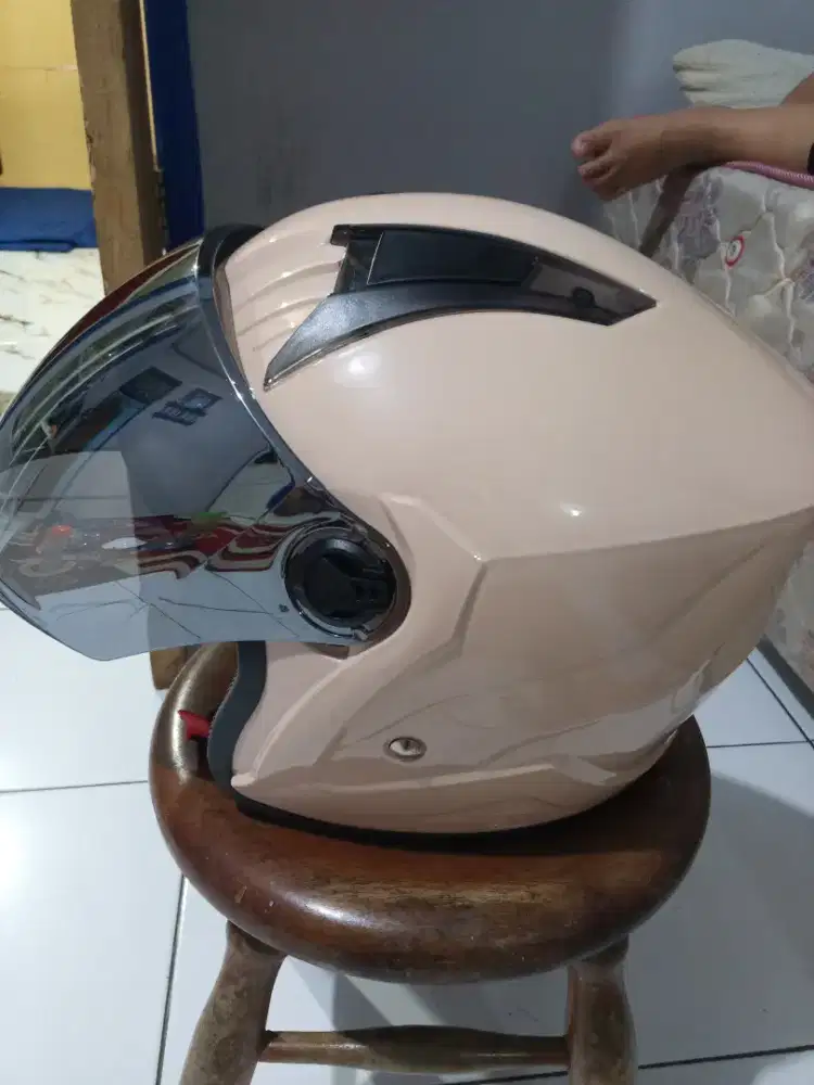 Helm BIP Plast Ukuran L Warna Milo Like New