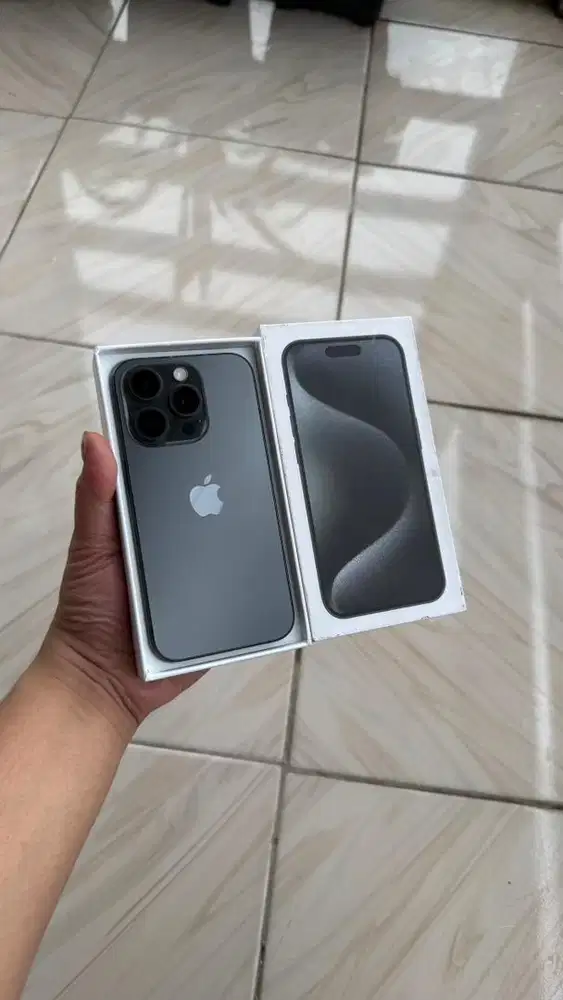 iPhone 15 Pro 128gb Black Titanium inter