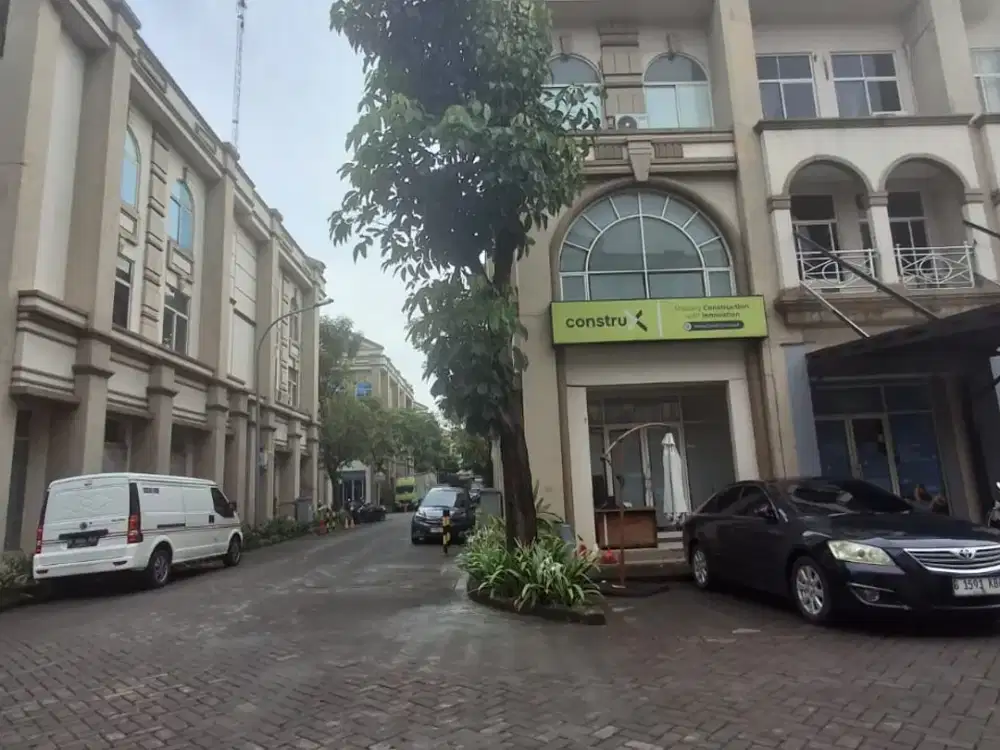 Disewakan Ruko Hook 2 ¹/² Lantai Di Grand Galaxy City, Bekasi