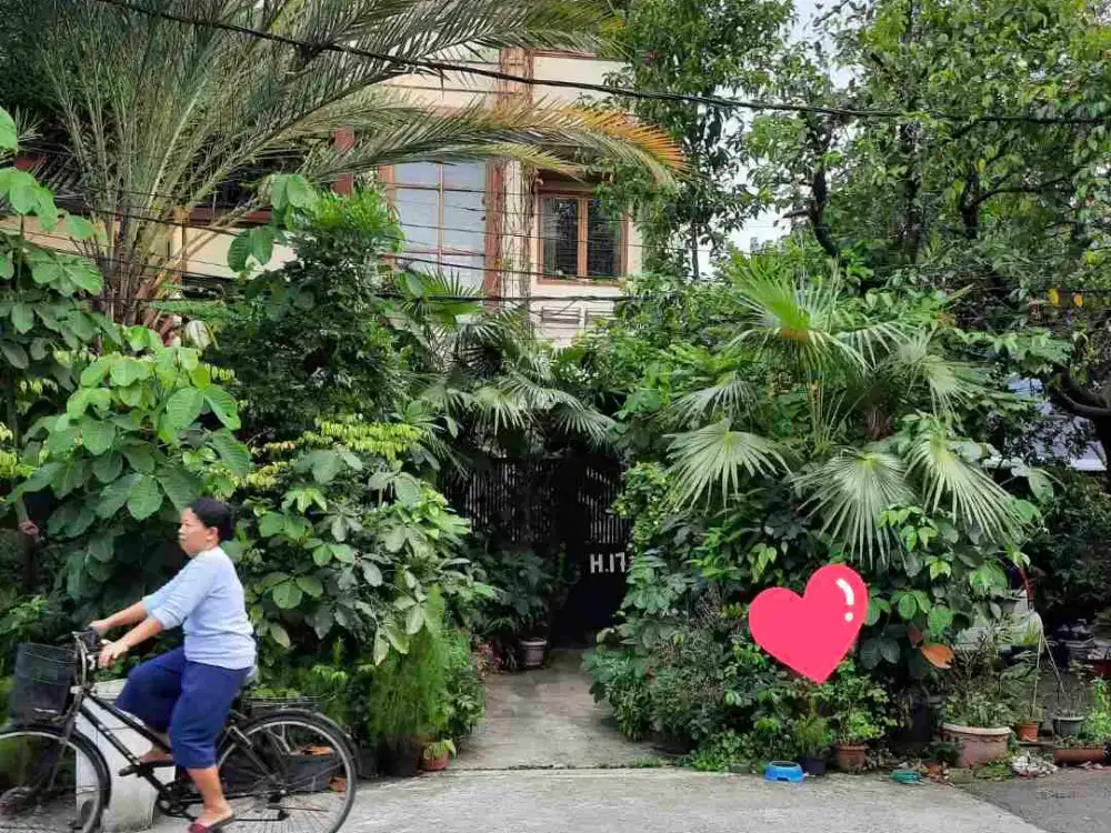 DIJUAL ! rumah estetik di komplek Jakarta.