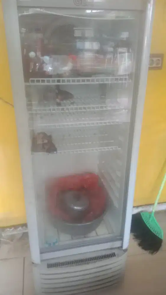 Showcase GEA Kecil 4 Rak