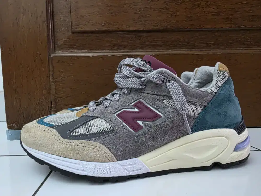 NB 990v2 miUSA Grey Green Maroon