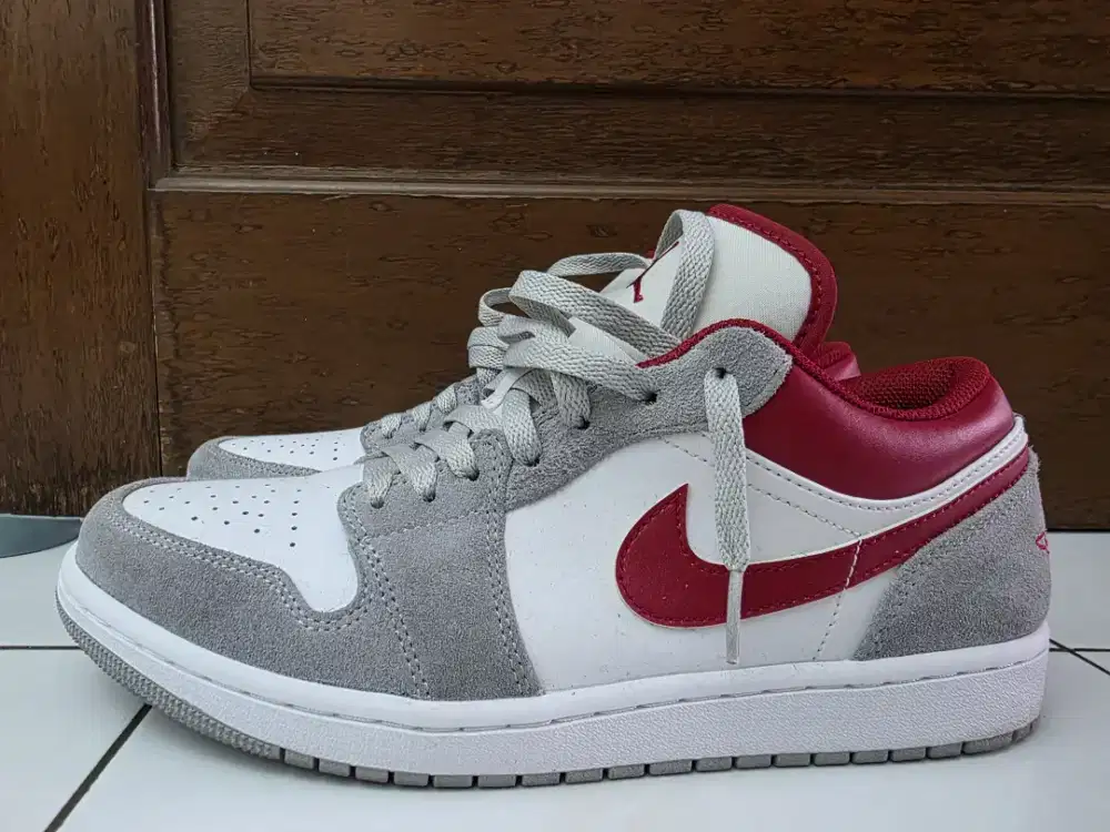 Nike Jordan 1 Low Light Smoke Grey Gym Red