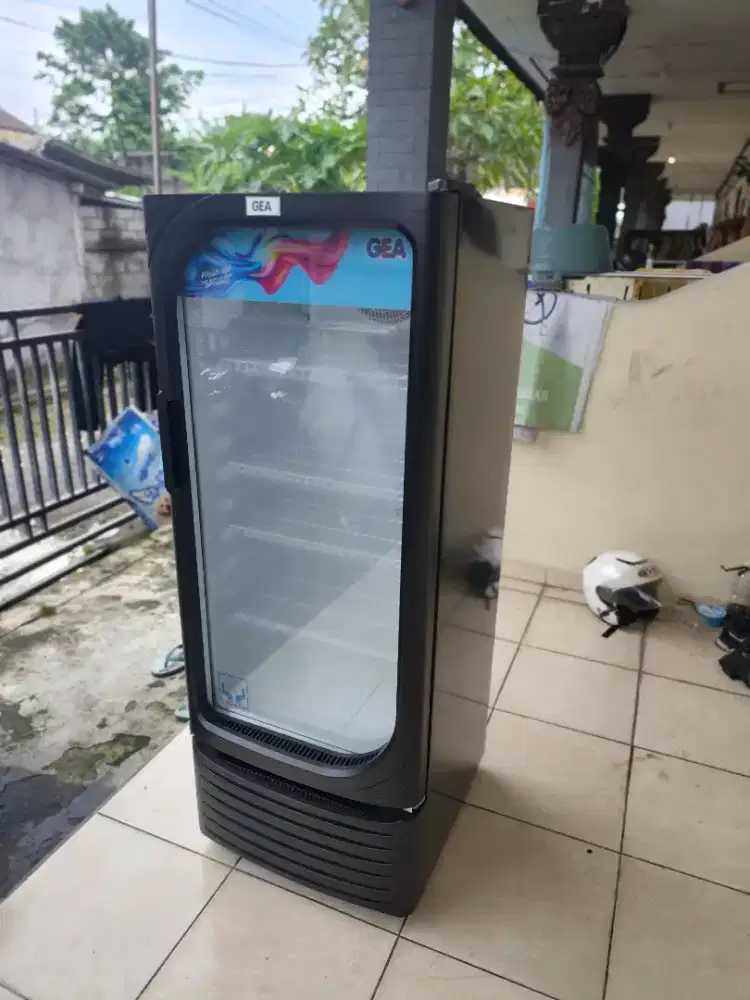 SHOWCASE GEA EXPO 218 WARNA HITAM