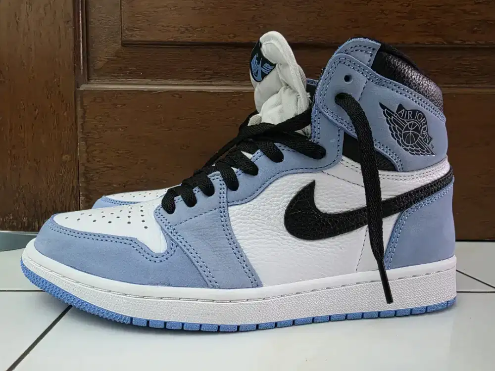 Jordan 1 Retro High University Blue Black