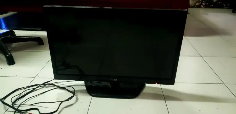 TV LED LG 22 INCH KONDISI NORMAL NO KENDALA