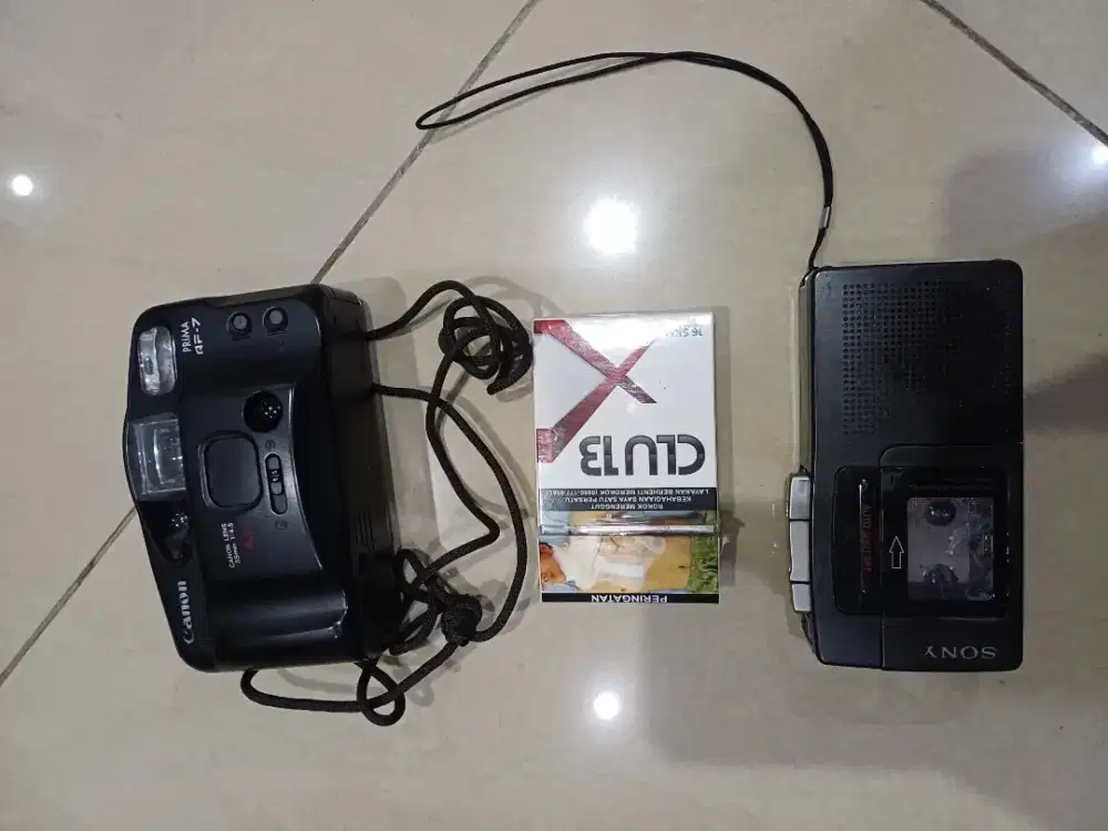 Tape recorder kaset pita kecil jadul