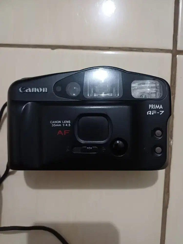 Kamera foto film rol jadul