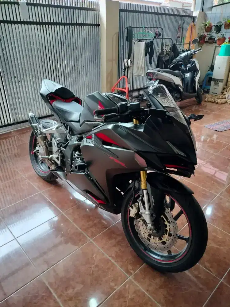 Jl cbr250rr like new