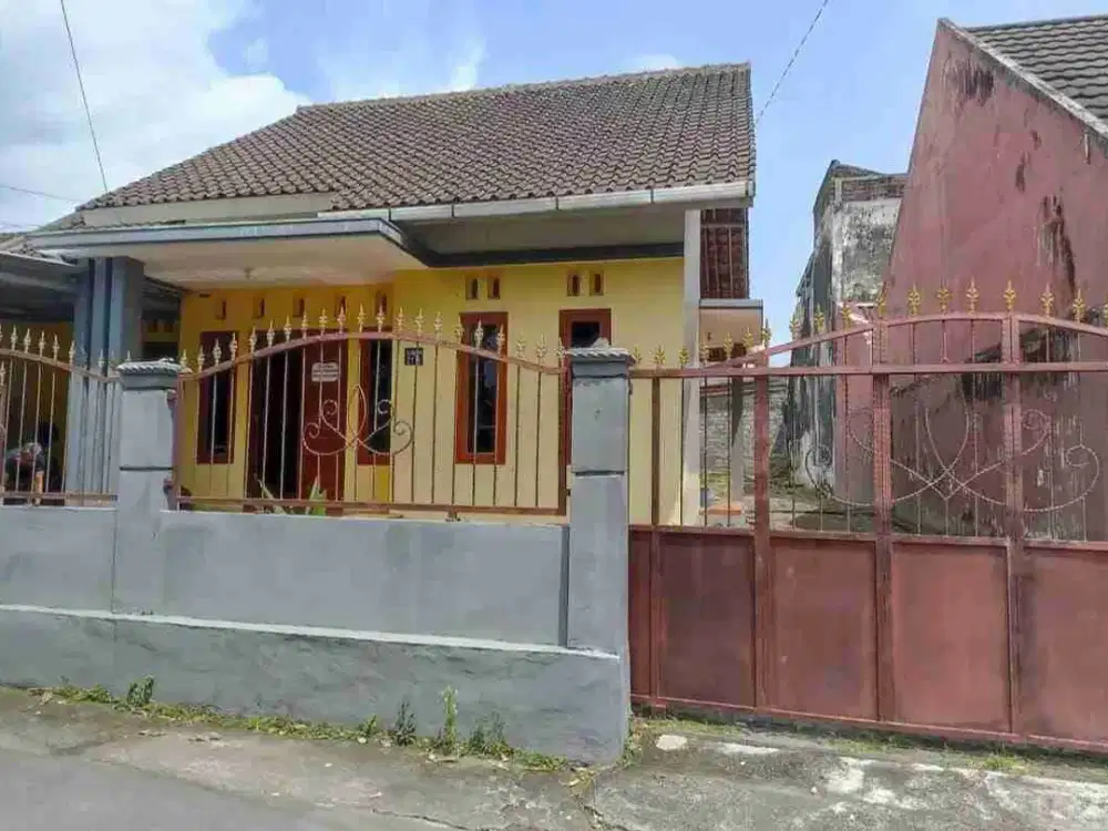 Rumah berhalaman besar di kadisoka purwomartani dekat jl raya tajem