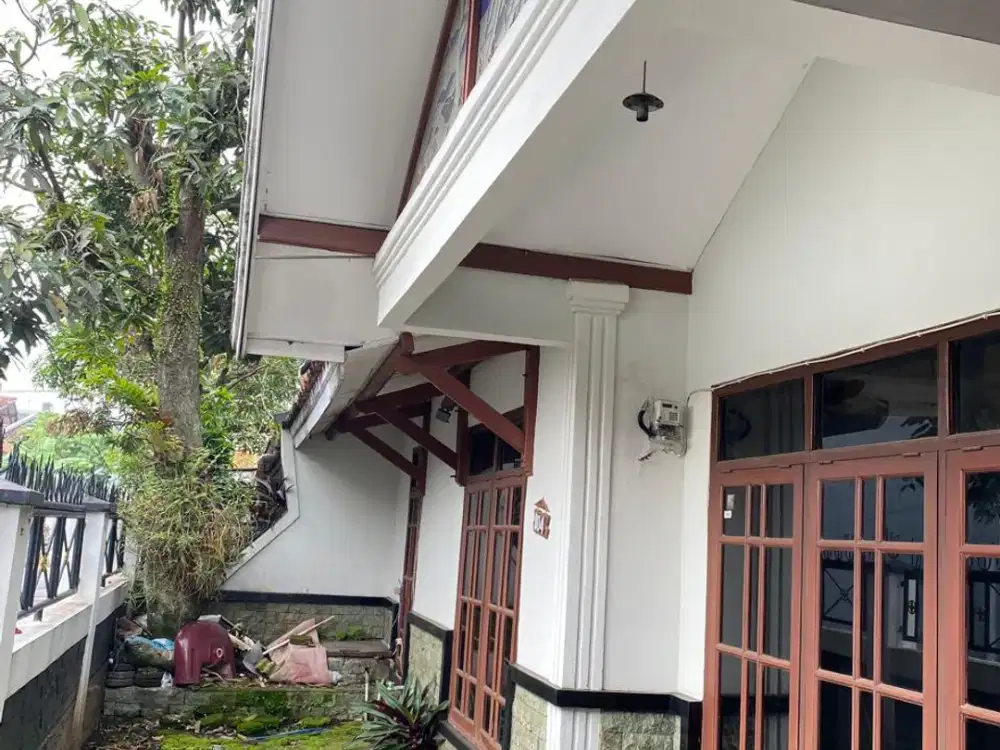 Rumah Terawat di Saturnus Margahayu Raya Bandung