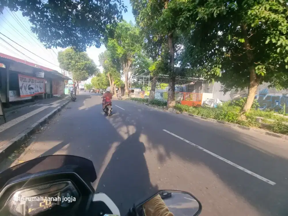 Tanah bagus tepi jln utama dekat kampud uad wirosaban