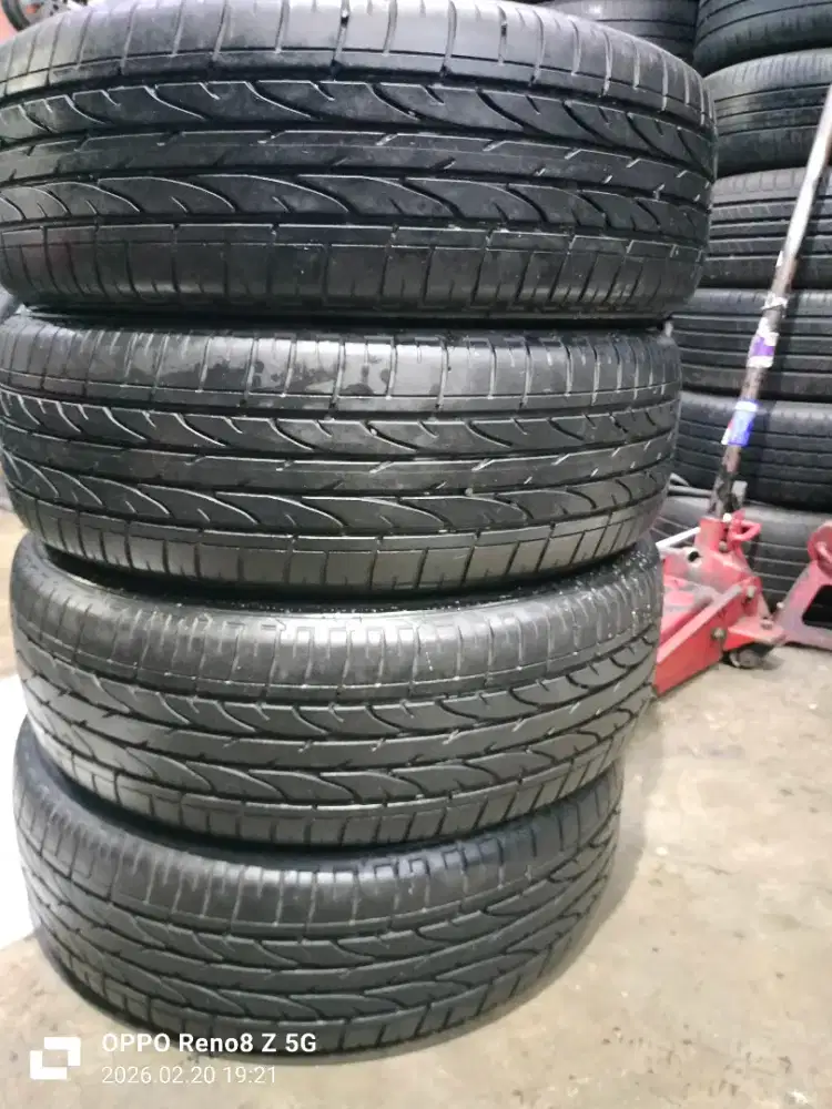 Jual ban copotan mrek bregestone alenza ukuran 215 60 R17 kond 90%