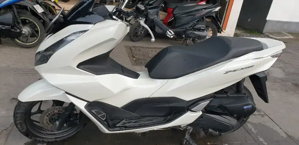 PCX 160 th 2024 istimewa km 09 rb remot 2 lengkap pjk  02-2027