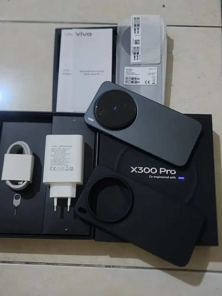 Vivo X300 Pro 5G 16/512Gb, warna Hitam, kondisi 100% Mulus & garansi