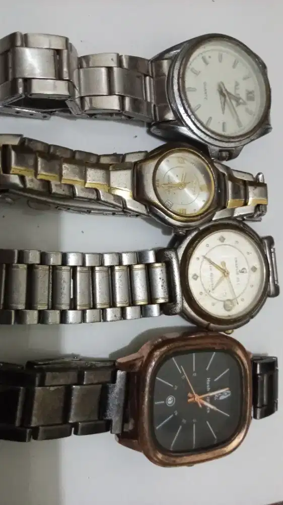 JAM TANGAN WANITA.