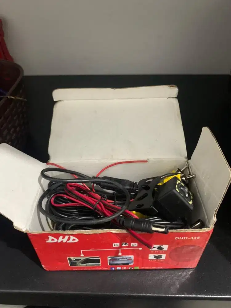 Kamera mundur merek dhd