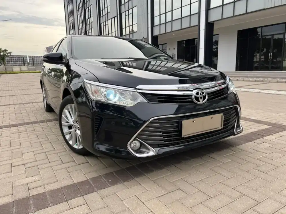 Toyota camry V 2016 (Harga cash)