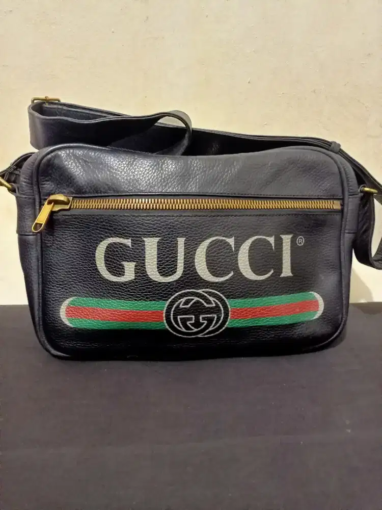 Gucci Sling bag preloved