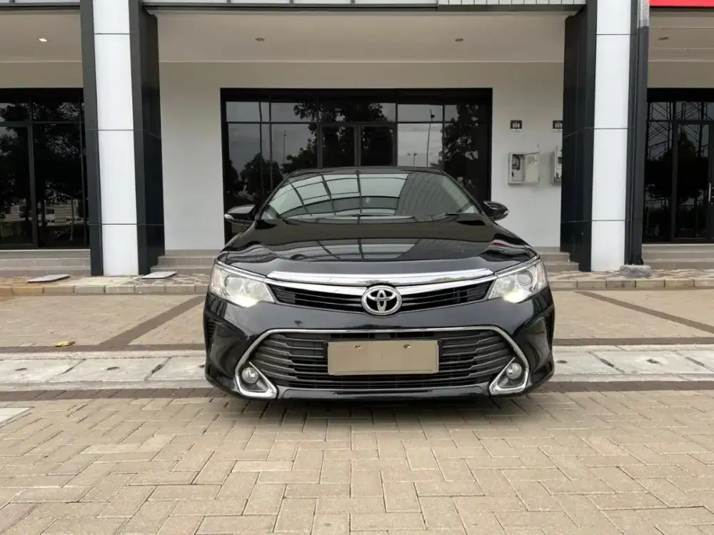 Toyota camry V 2016 (Harga cash)