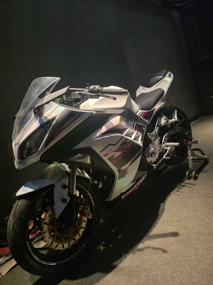Kawasaki Ninja 250 FI Injeksi Putih Tahun 2013 Upside Down KM 36rb