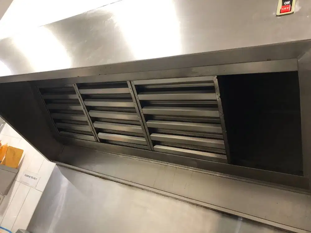 2 unit Ganteki & Exhaust Hood with aluminium grease filter & Lamp