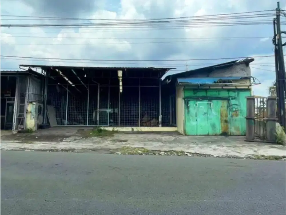 Dijual Rumah workshop di Banjarsari Solo deket masjid Sayed cocok untu resto