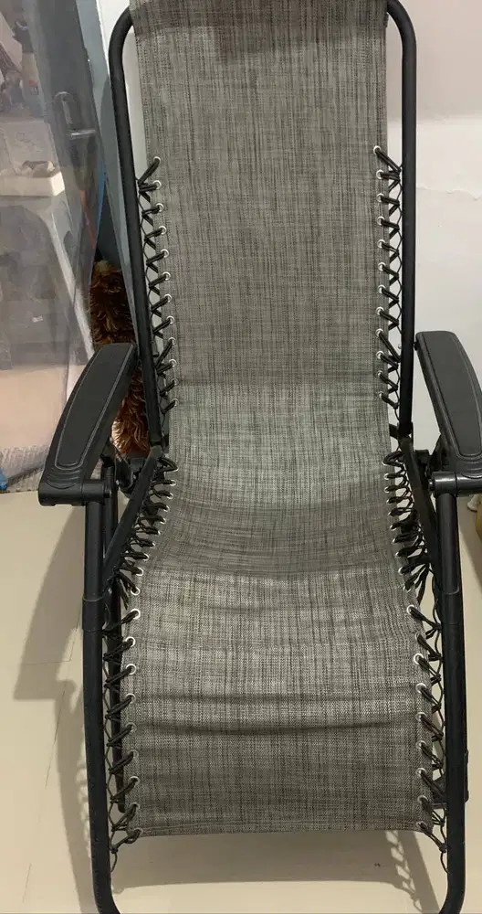 kursi sandar yang bisadi atur naik turun