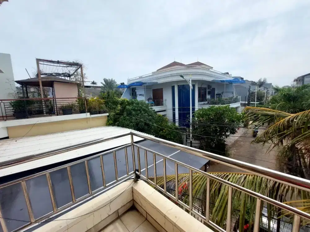 Rumah 2 Lantai di Gading Griya Lestari