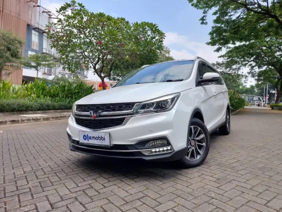 LOW DP Wuling Cortez 1.5 CT Lux Plus Bensin-AT 2021 KZM