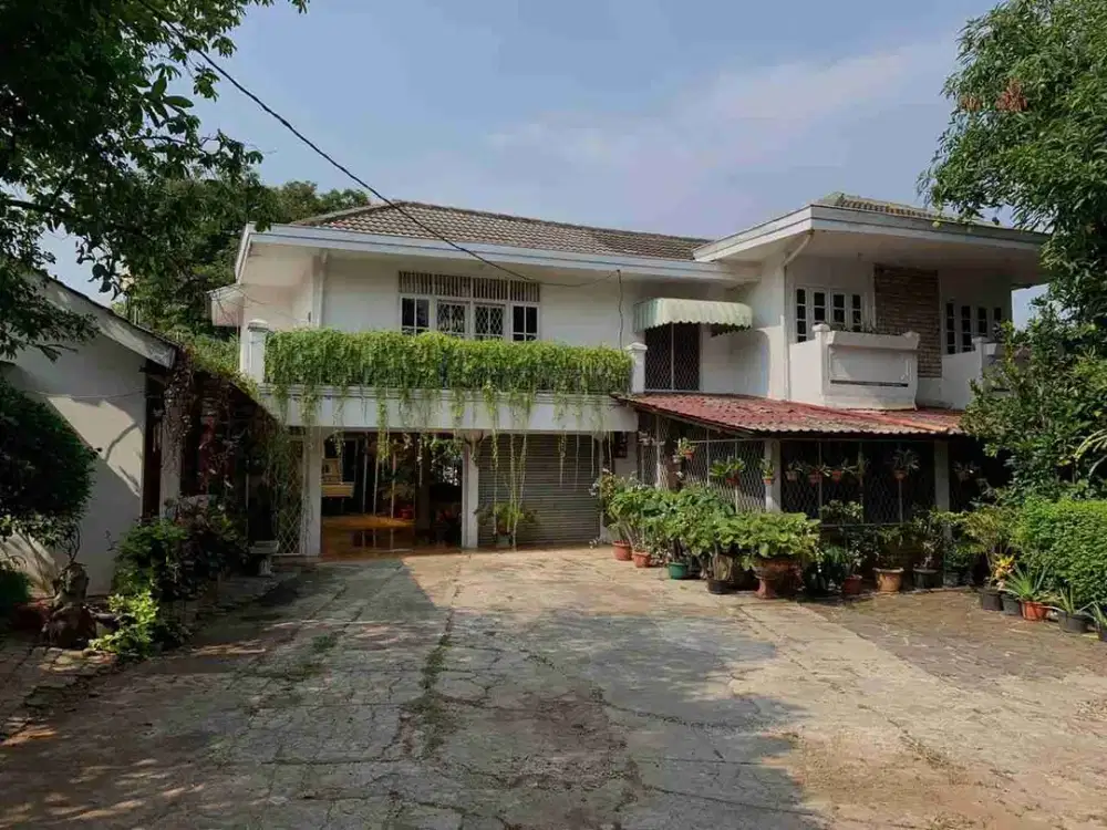 DiJual Rumah 2 Lantai Lokasi Strategis pinggir jalan raya utama