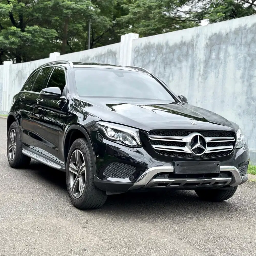 (CASH) Mercedes Benz GLC200 4Matic 2017
