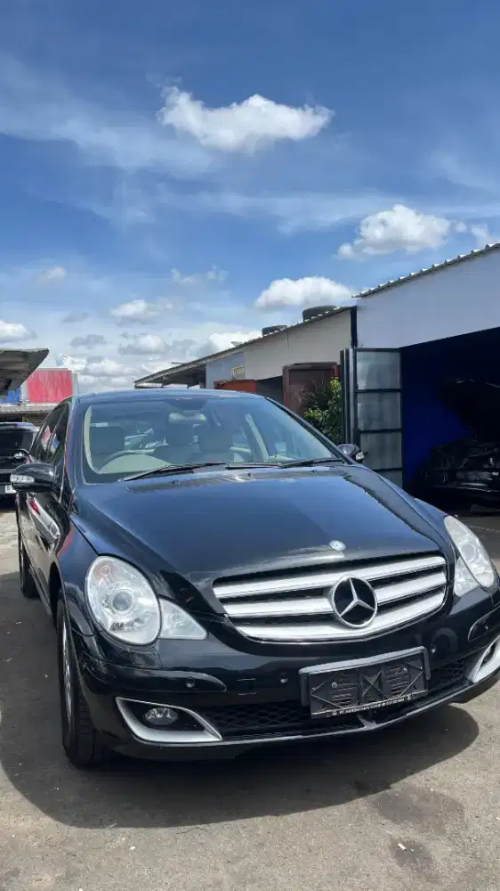 MOBIL MERCY MERCEDES BENZ R 350