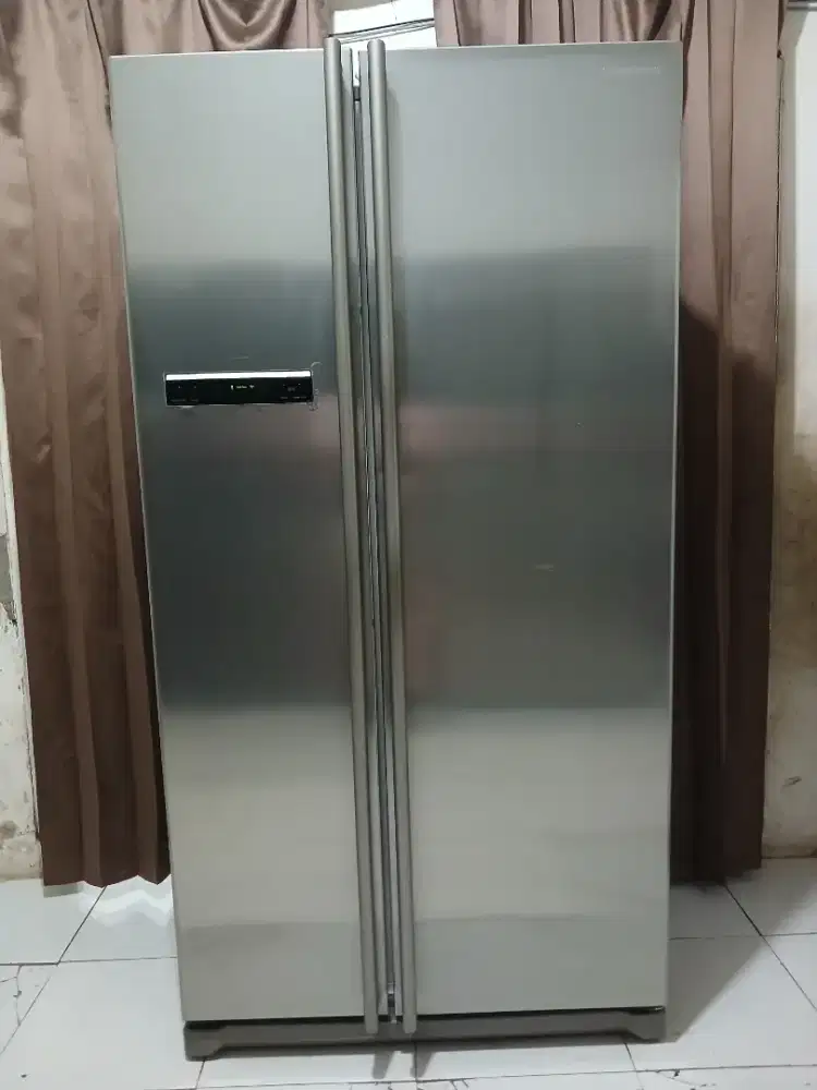 Dijual kulkas 2pintu side by side merk samsung normal