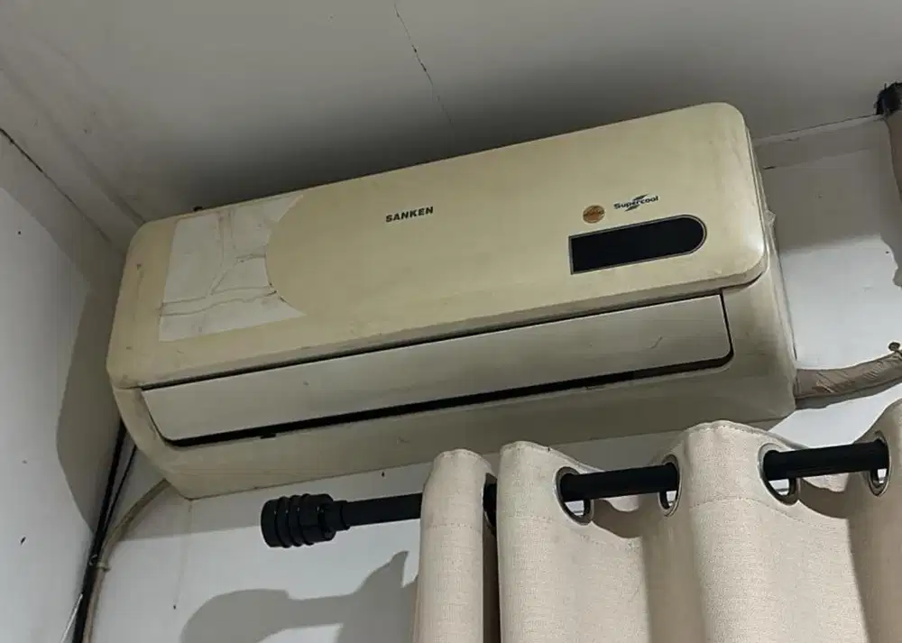 Dijual murah AC bekas 1/2 PK sanken