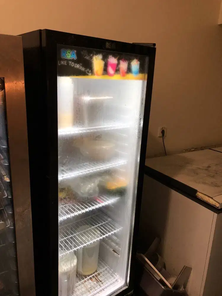 showcase chiller buah