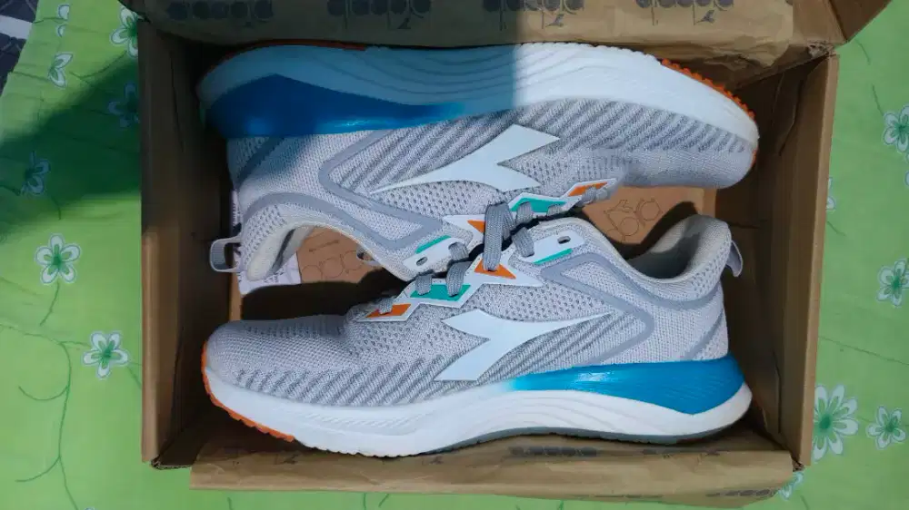 Sepatu Diadora Uk 43