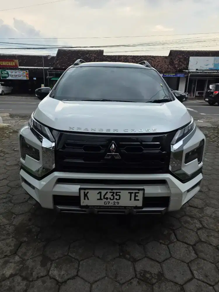 Xpander cross elite matic tahun 2024