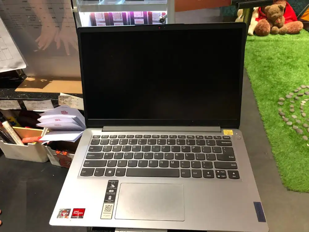 1 unit Laptop lenovo
