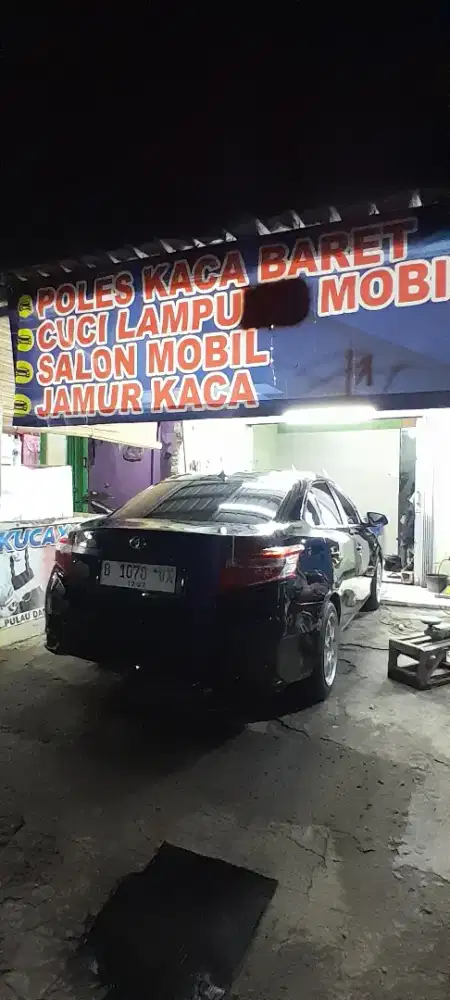Salon mobil/poles kaca