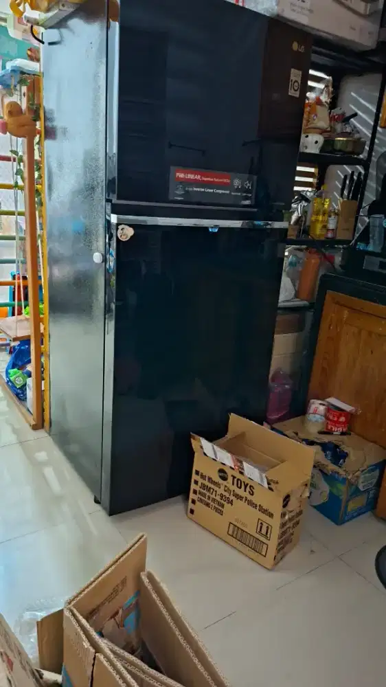 Lemari es 2 pintu big size inverter LG