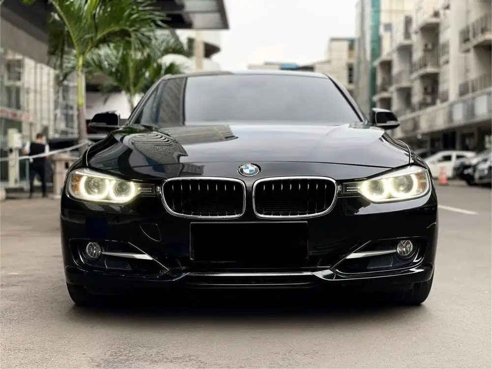 READY! BMW 328i 2.0 SPORT AT 2014